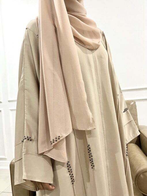 Khamrah Basic in Nude Beige